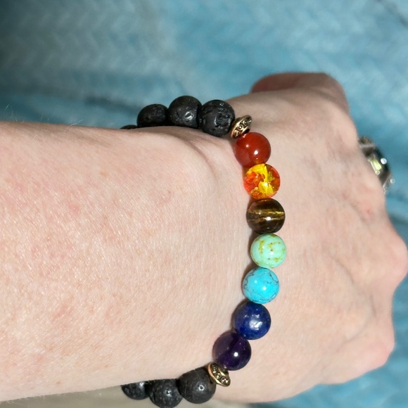 Multicolor 7 stone chakra stretchy bracelet w/black lava stones - Picture 15 of 16